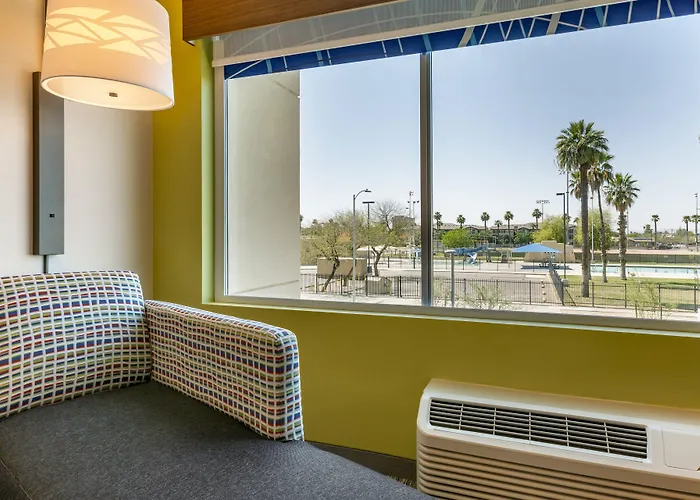 Express & - Dwtn - State Capitol By Ihg Hotel Phoenix