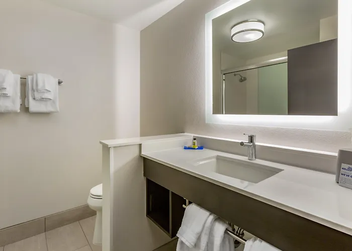 Express & - Dwtn - State Capitol By Ihg Hotel 3*