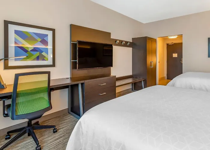 Express & - Dwtn - State Capitol By Ihg