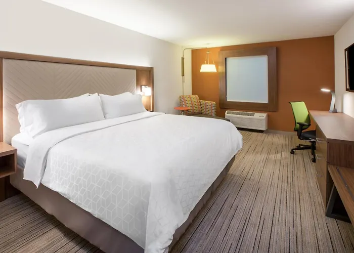 Express & - Dwtn - State Capitol By Ihg